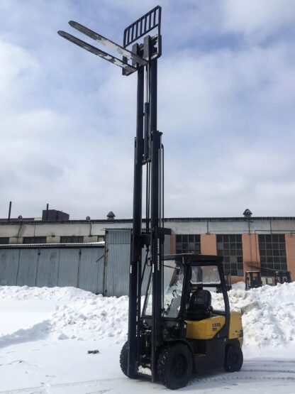 Вилочный погрузчик DAEWOO-DOOSAN D33S-3 с выдвинутой стрелой