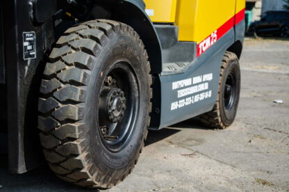 TCM FG25T3 - 2006 - колёса