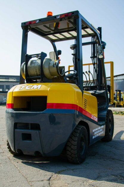 TCM FG25T3 сзади